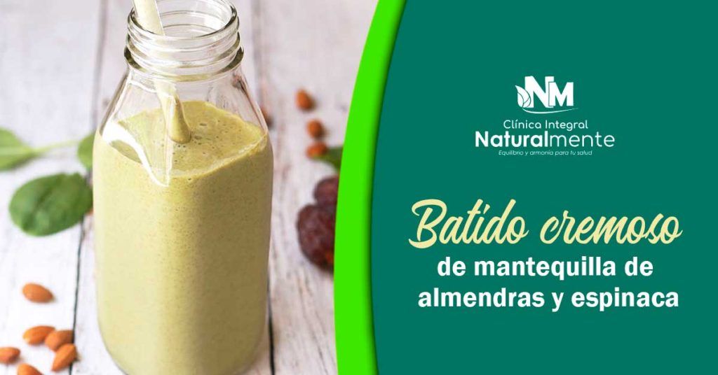 Batido cremoso de mantequilla de almendras y espinacas