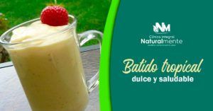 Batido tropical ligeramente dulce y saludable